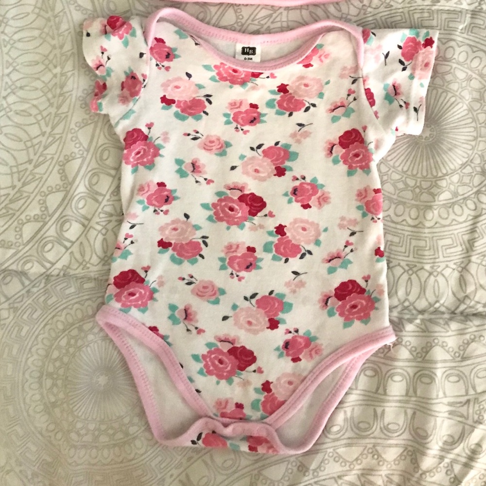 Floral onesie and hat - Picture 2 of 3